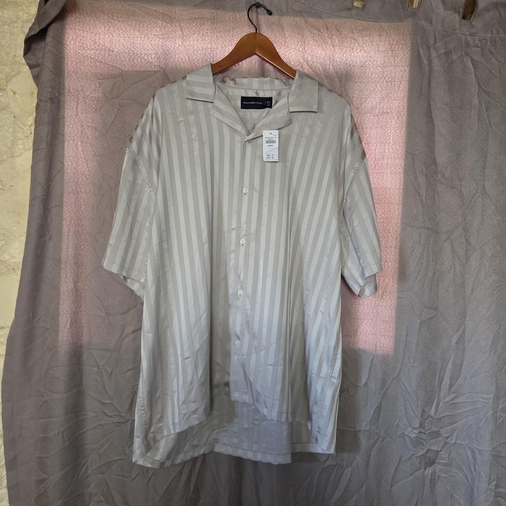 Abercrombie & Fitch Shirt Mens 2XL Beige Satin Striped Short Sleeve Button-Up